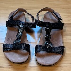 Vionic Black Textured Sandals for Women